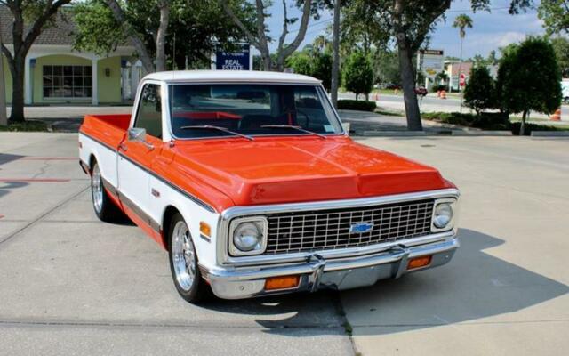 1972 Orange Chevrolet Chevenne Super 10 --