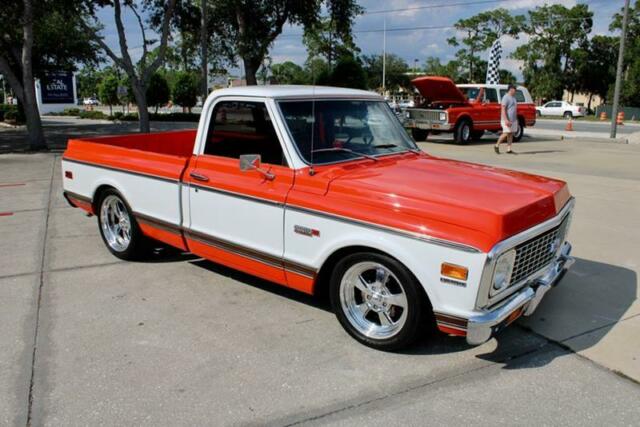 1972 Orange Chevrolet Chevenne Super 10 --