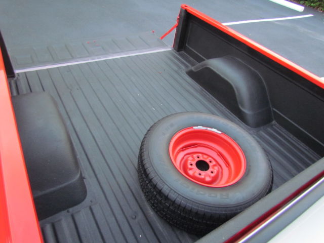 1972 White/Red Chevrolet Cheyenne