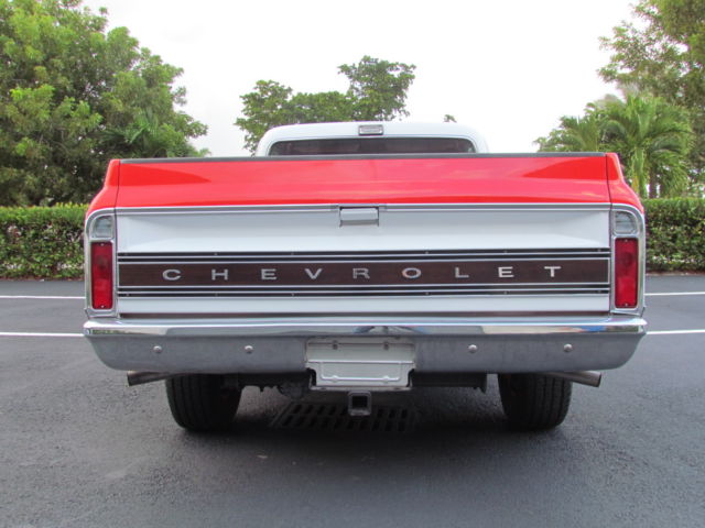 1972 White/Red Chevrolet Cheyenne
