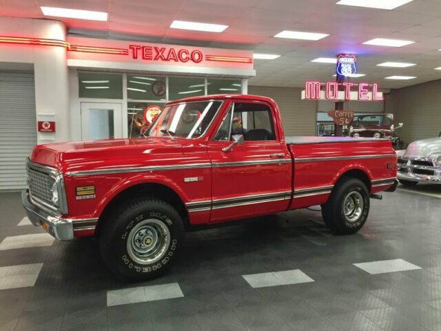 1972 Red Chevrolet C-10