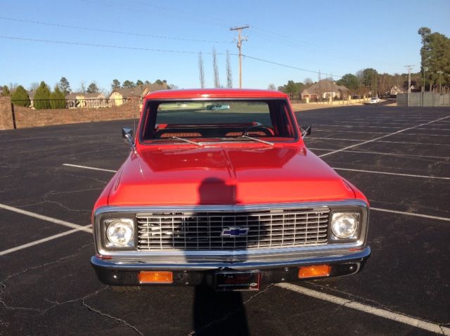 1972 white Chevrolet C-10 1/2 ton    PK
