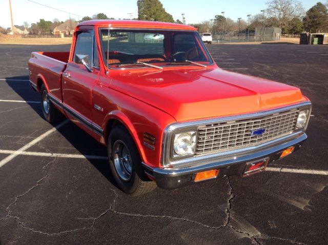 1972 white Chevrolet C-10 1/2 ton    PK