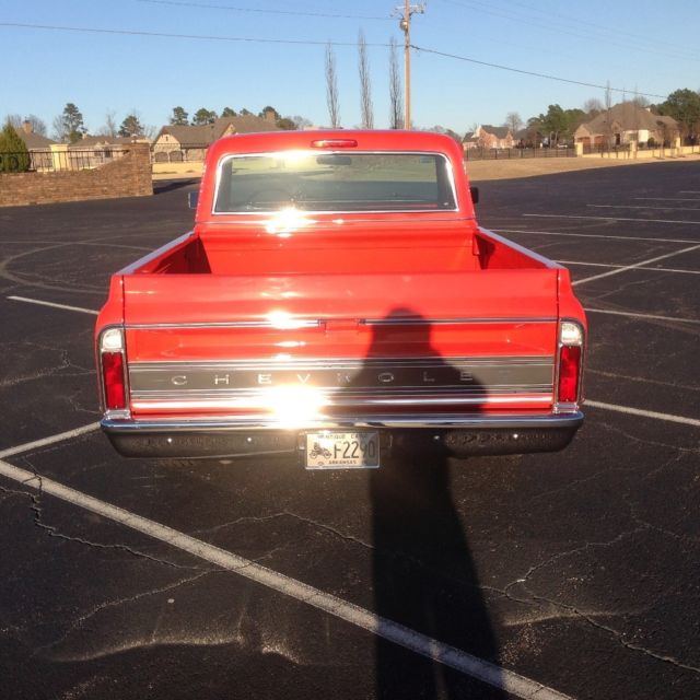 1972 white Chevrolet C-10 1/2 ton    PK