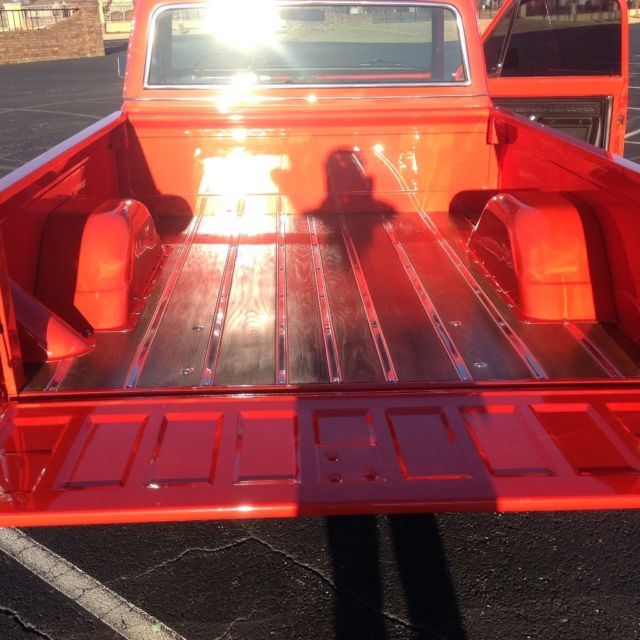 1972 white Chevrolet C-10 1/2 ton    PK