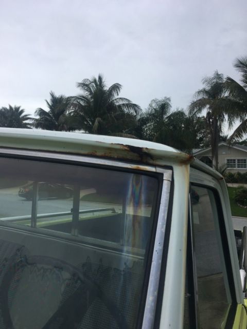 1972 White/Yellow Chevrolet Cheyenne Standard Cab Pickup