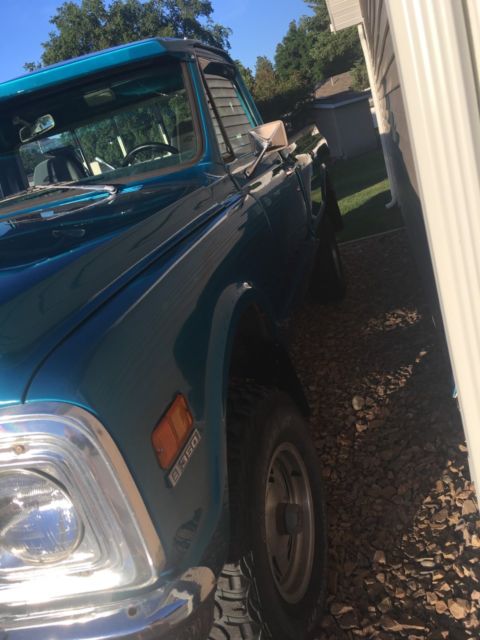 1972 Teal Chevrolet C-10 Standard Cab Pickup