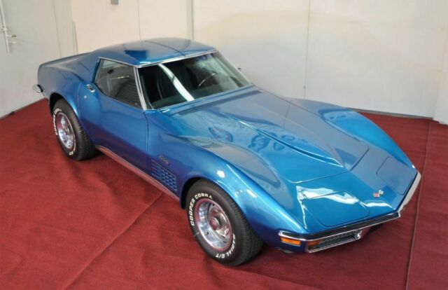 1972 Blue Chevrolet Corvette --
