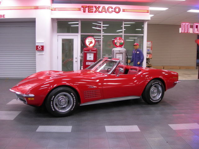 1972 Red Chevrolet Corvette
