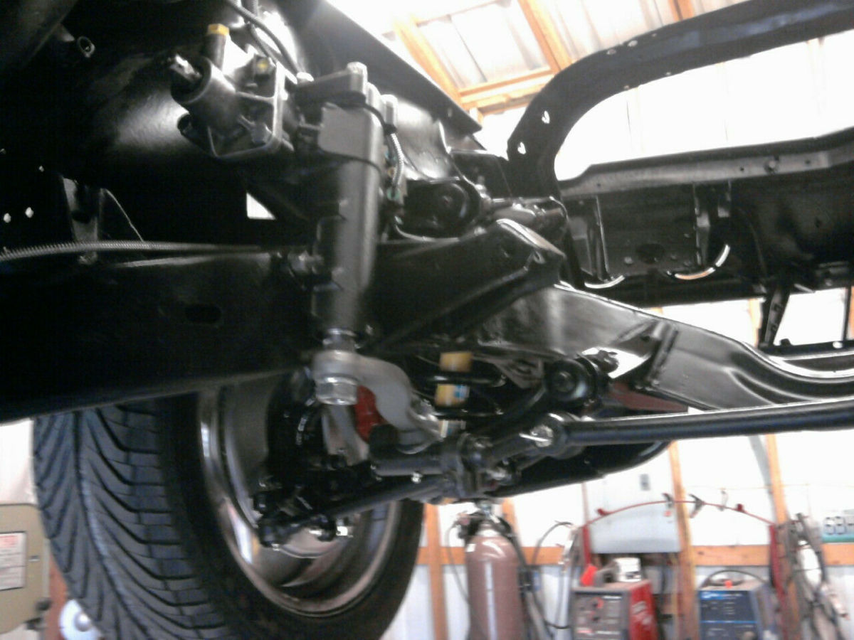 1972 Silver Artic Pearl Chevrolet Corvette Coupe