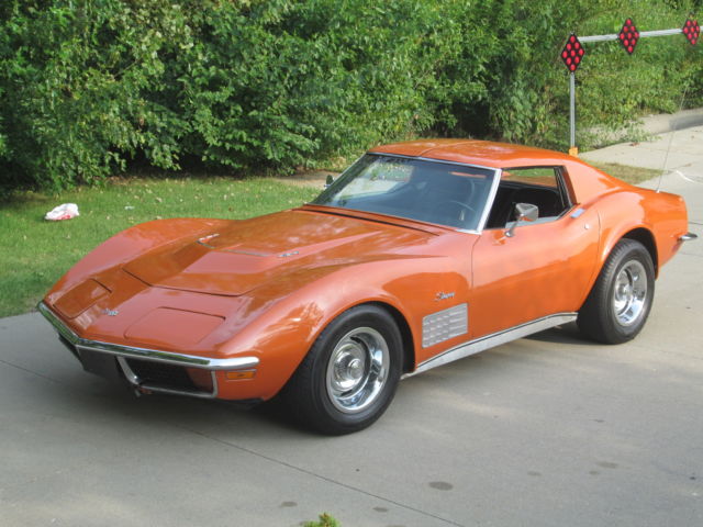 19720000 Orange Chevrolet Corvette Coupe