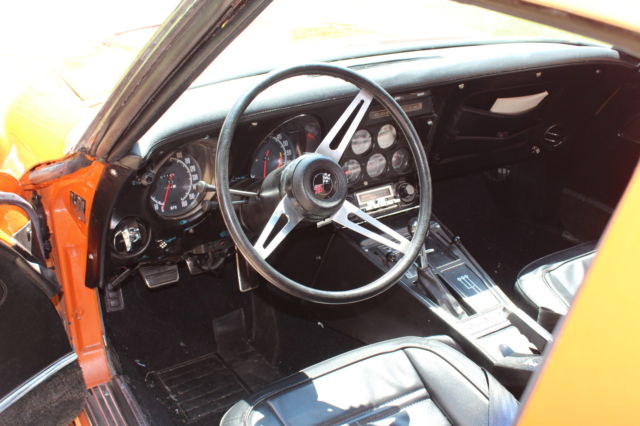 19720000 Orange Chevrolet Corvette Coupe
