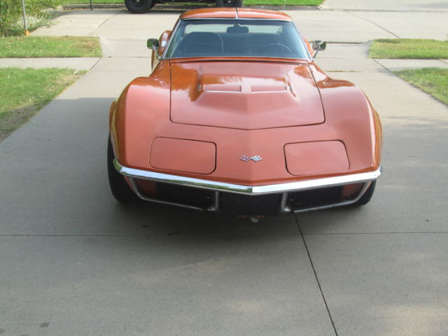 19720000 Orange Chevrolet Corvette Coupe