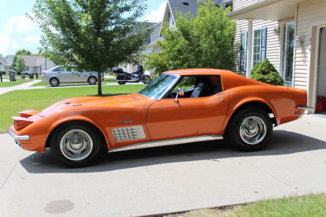 19720000 Orange Chevrolet Corvette Coupe