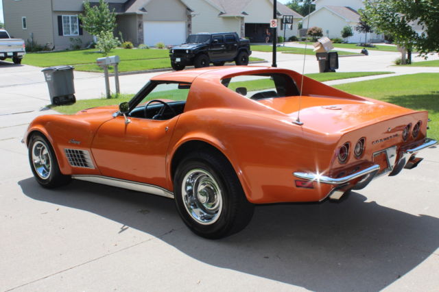 19720000 Orange Chevrolet Corvette Coupe