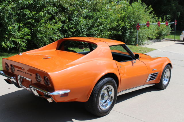 19720000 Orange Chevrolet Corvette Coupe
