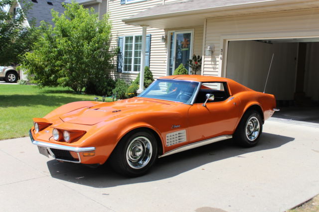 19720000 Orange Chevrolet Corvette Coupe