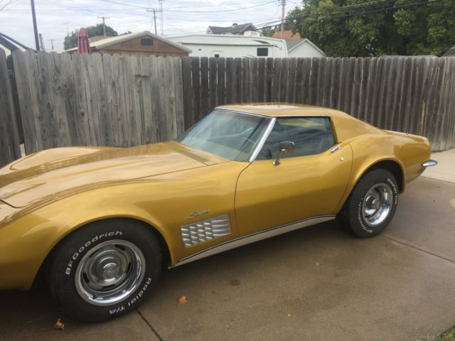 1972 warbonnet yellow Chevrolet Corvette Coupe