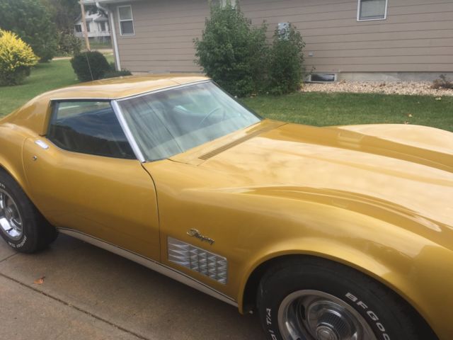 1972 warbonnet yellow Chevrolet Corvette Coupe
