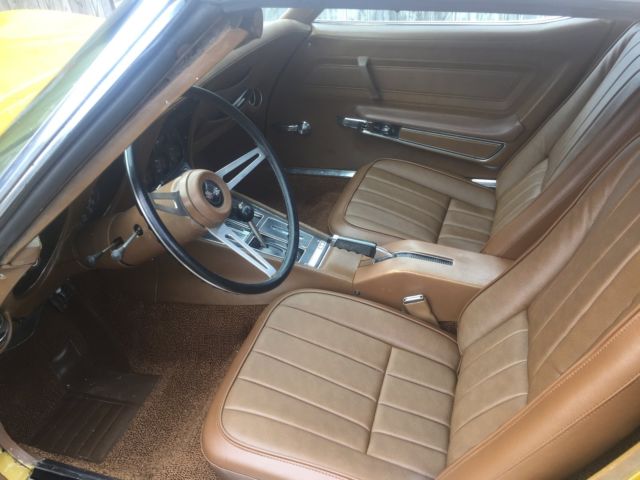 1972 warbonnet yellow Chevrolet Corvette Coupe