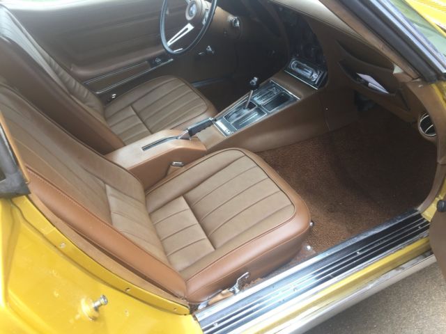 1972 warbonnet yellow Chevrolet Corvette Coupe