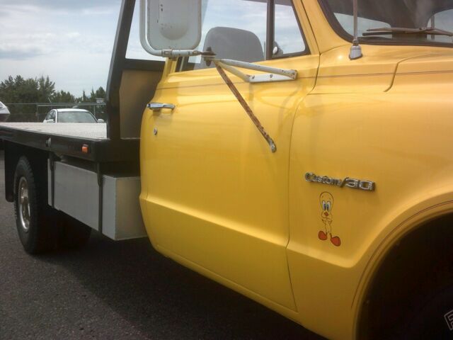 1972 Yellow Chevrolet C-10 Standard Cab Pickup