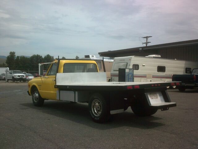 1972 Yellow Chevrolet C-10 Standard Cab Pickup