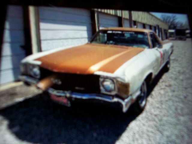 1972 White Chevrolet El Camino