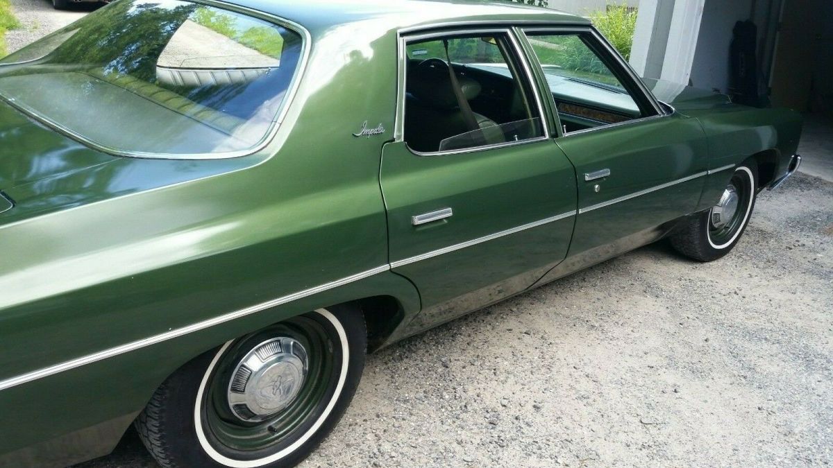 1972 Green Chevrolet Impala Sedan