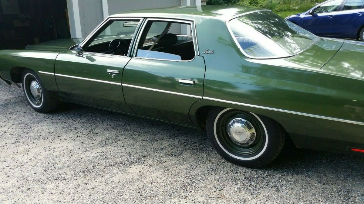1972 Green Chevrolet Impala Sedan