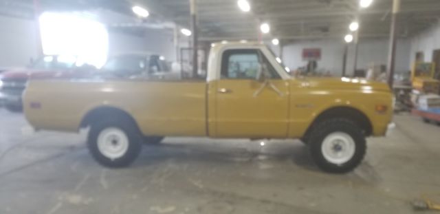 1972 Ochre Chevrolet C-10