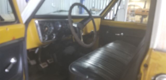 1972 Ochre Chevrolet C-10