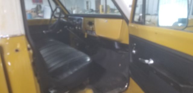 1972 Ochre Chevrolet C-10