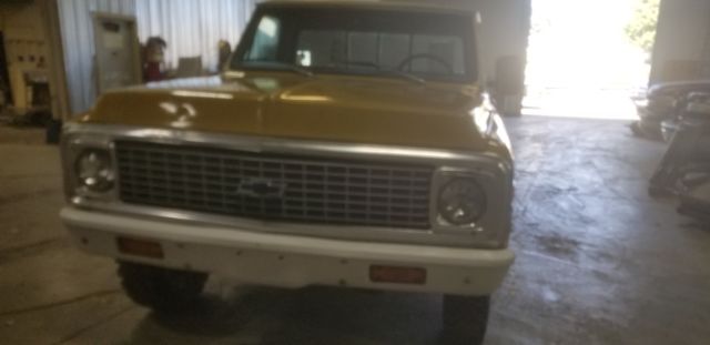 1972 Ochre Chevrolet C-10