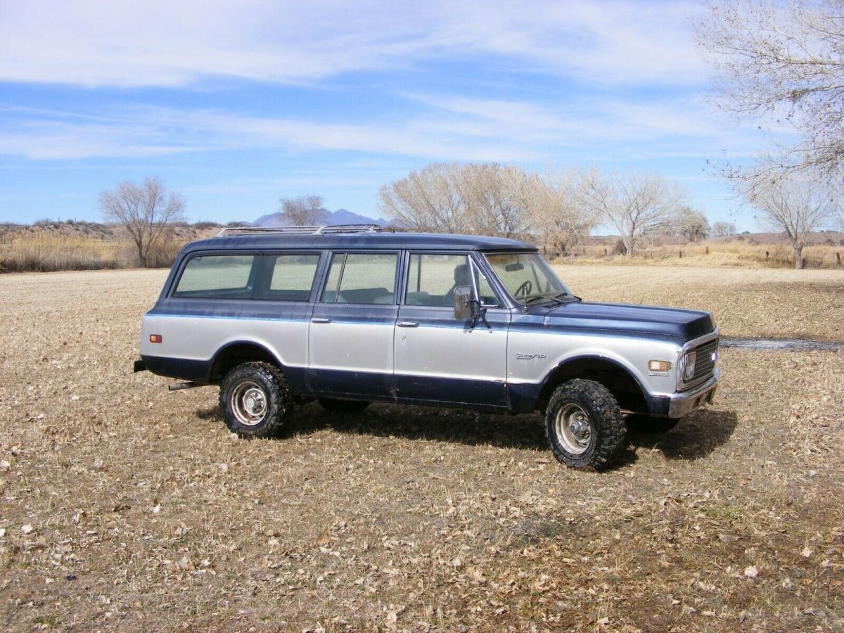 1972 Blue Chevrolet Suburban SUV