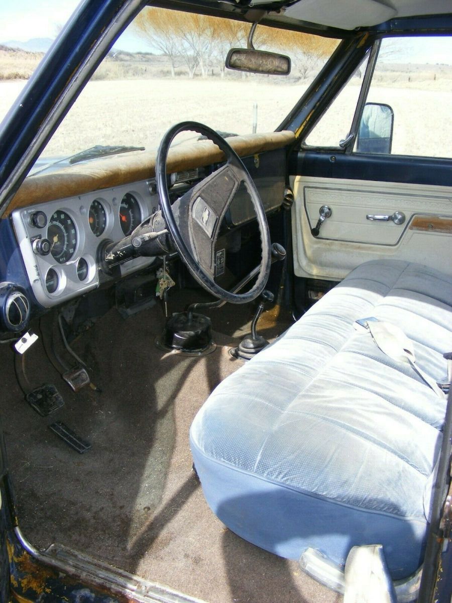 1972 Blue Chevrolet Suburban SUV