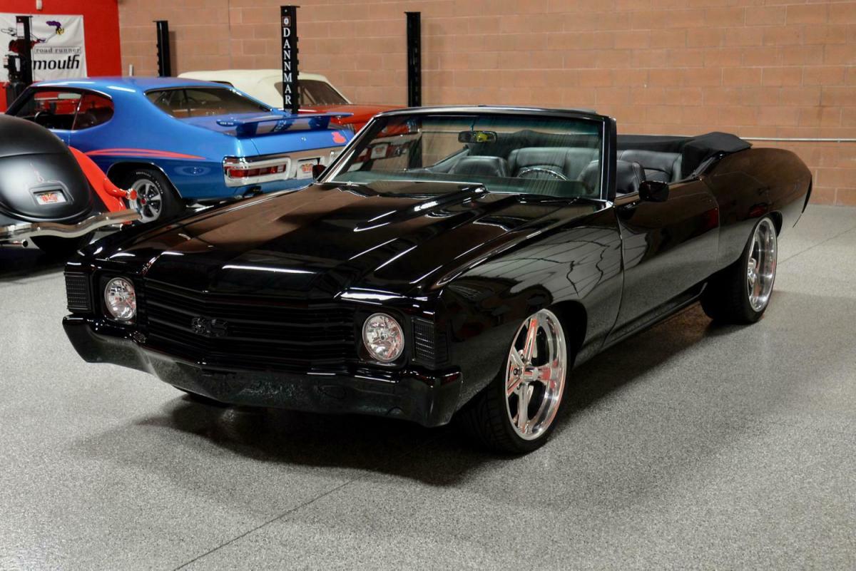 1972 Black Chevrolet Malibu --