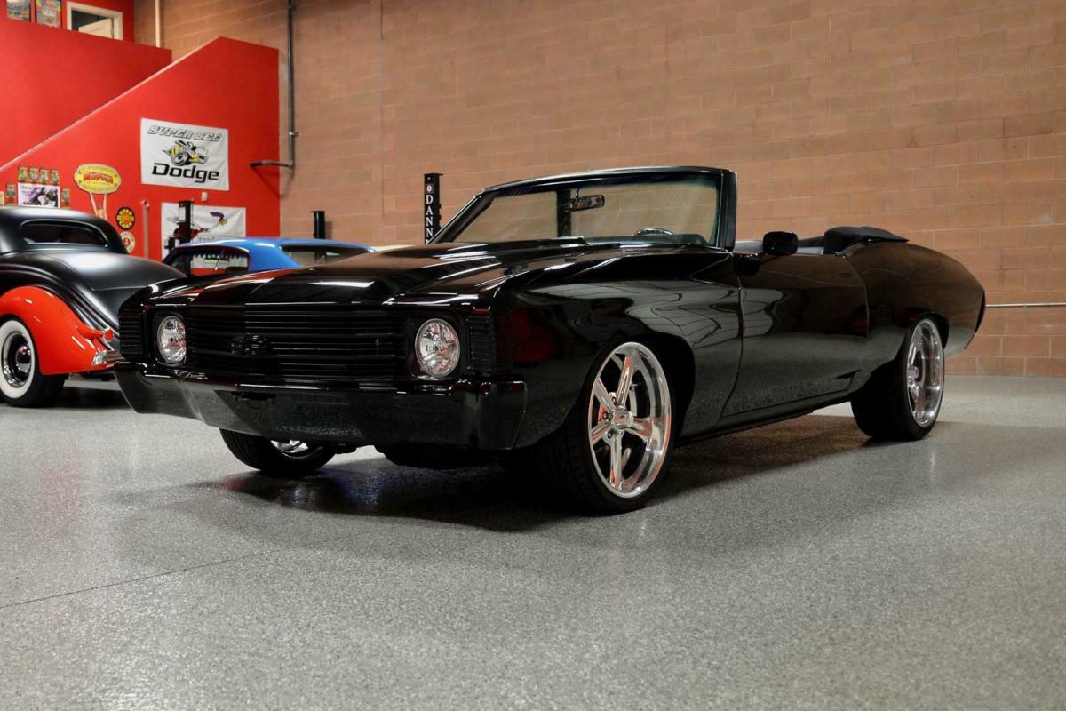 1972 Black Chevrolet Malibu --