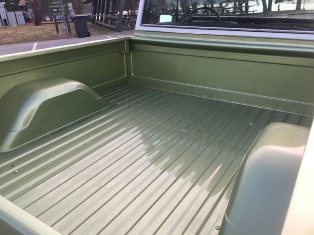 1972 Green/White Chevrolet C-10 Standard Cab Pickup