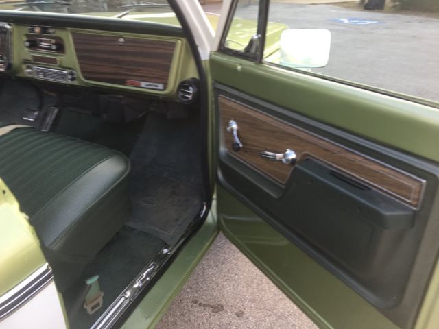 1972 Green/White Chevrolet C-10 Standard Cab Pickup