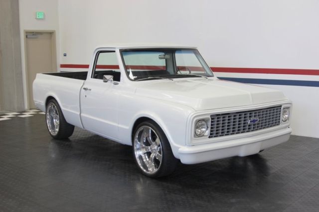 1972 White Chevrolet C-10 Pickup Truck