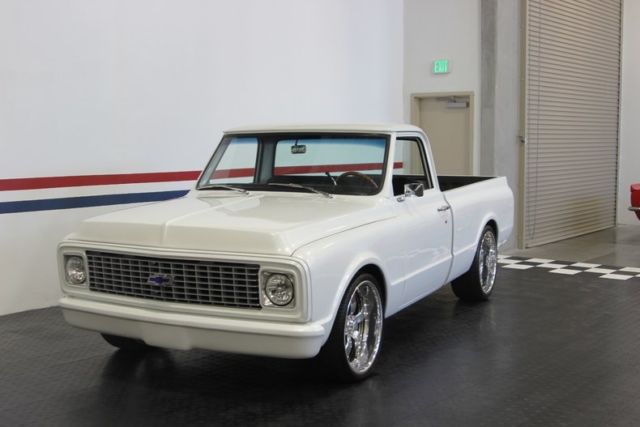 1972 White Chevrolet C-10 Pickup Truck