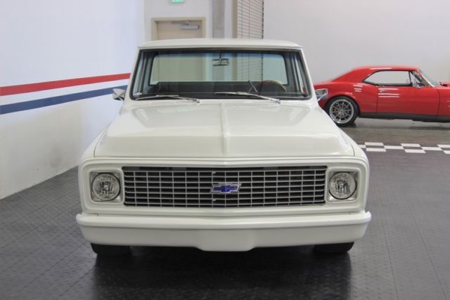 1972 White Chevrolet C-10 Pickup Truck