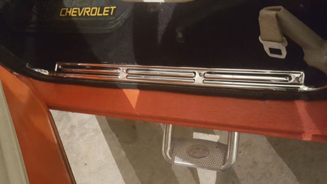 1972 hugger orange and white Chevrolet C/K Pickup 2500 Standard Cab Pickup