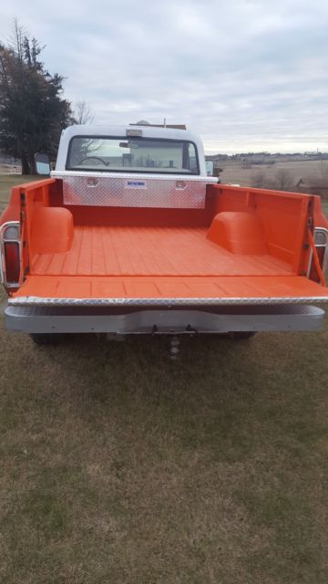1972 hugger orange and white Chevrolet C/K Pickup 2500 Standard Cab Pickup