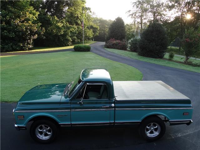 1972 TWO TONE Chevrolet C-10 PICK-UP