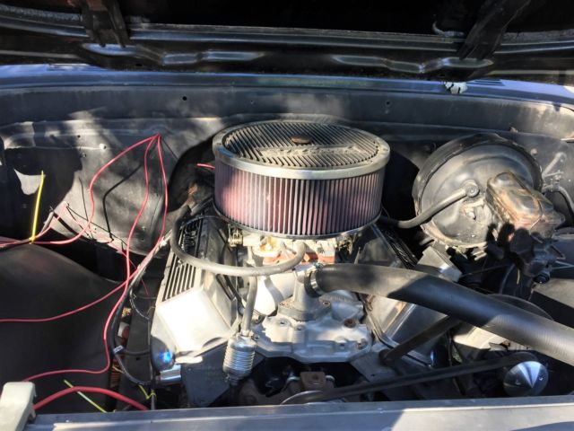 1972 Blue Chevrolet Suburban SUV