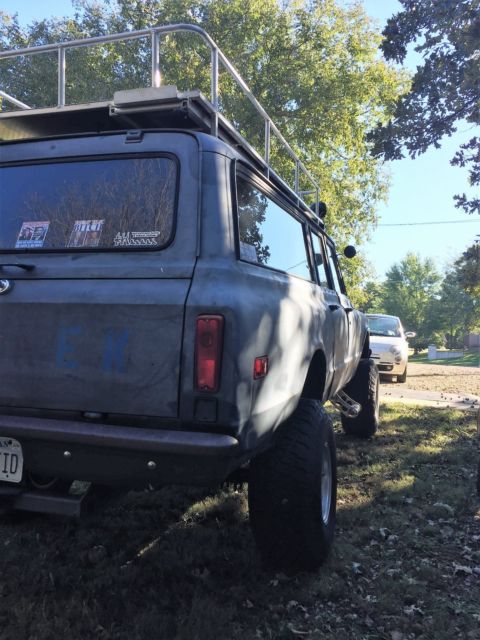 1972 Blue Chevrolet Suburban SUV