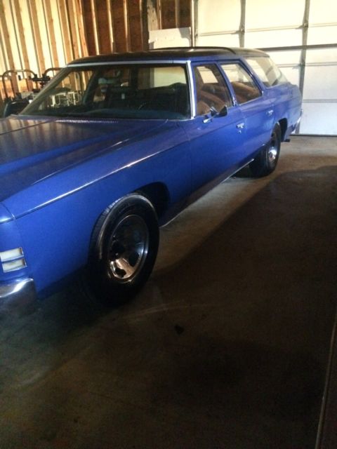 1972 Blue Chevrolet Impala Wagon