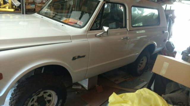 1972 White Chevrolet Blazer